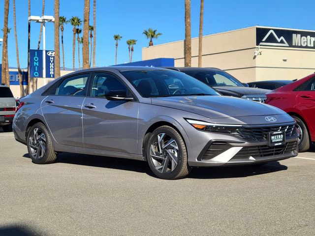 Used 2025 Hyundai Elantra Sport image 26