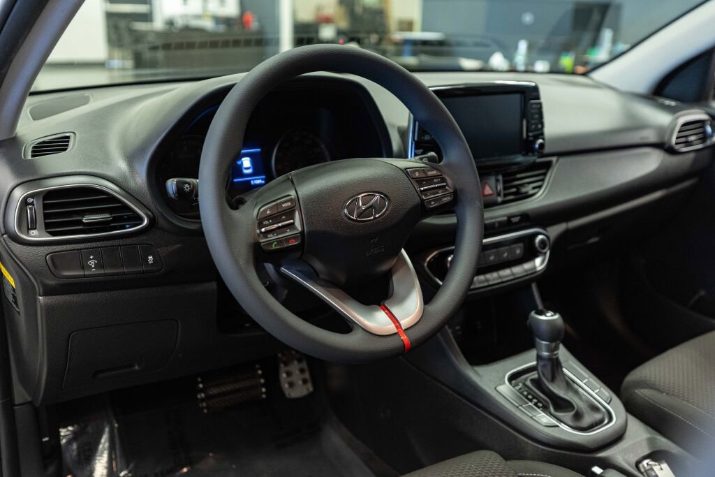Used 2018 Hyundai Elantra GT FWD image 10