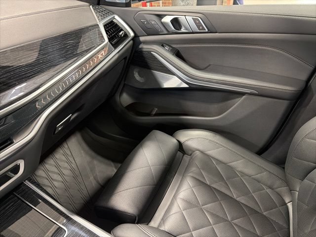 Used 2024 BMW X7 xDrive40i w/ Executive Package AWD/4WD image 29