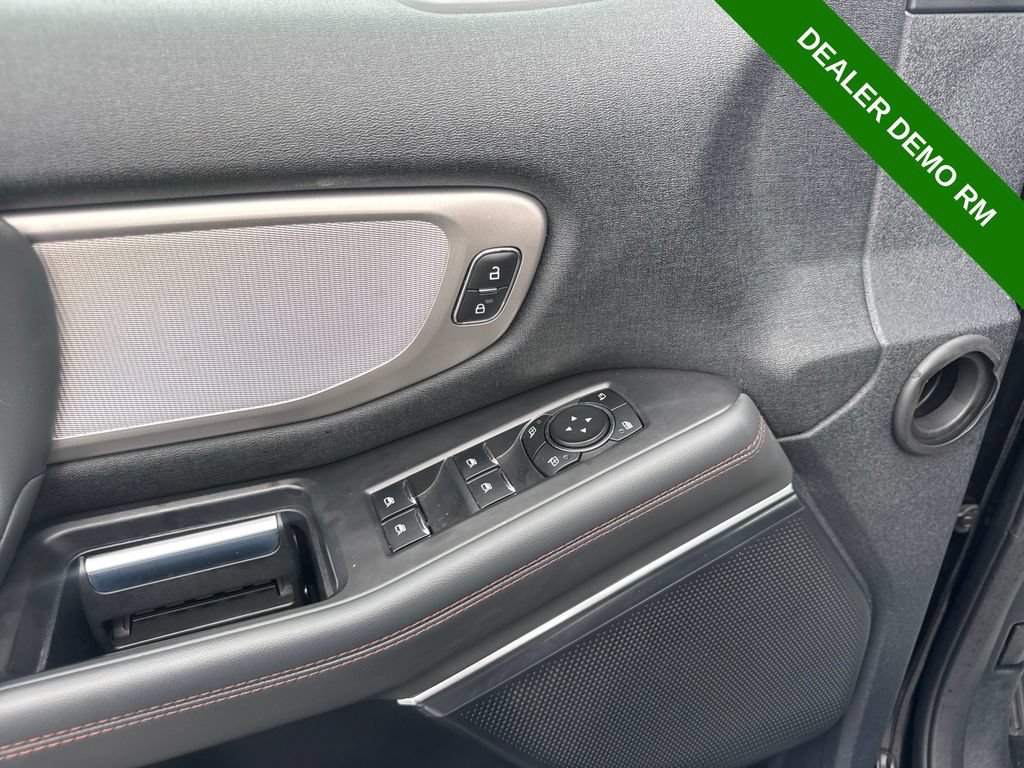 Used 2025 Ford Expedition Max Active AWD/4WD image 28