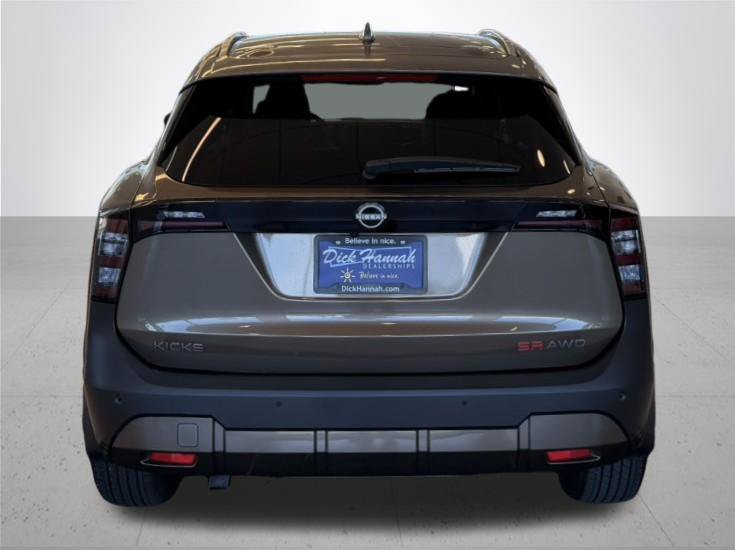 Used 2025 Nissan Kicks SR AWD/4WD image 8