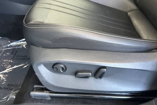 Used 2024 Volkswagen Tiguan SE AWD/4WD image 13