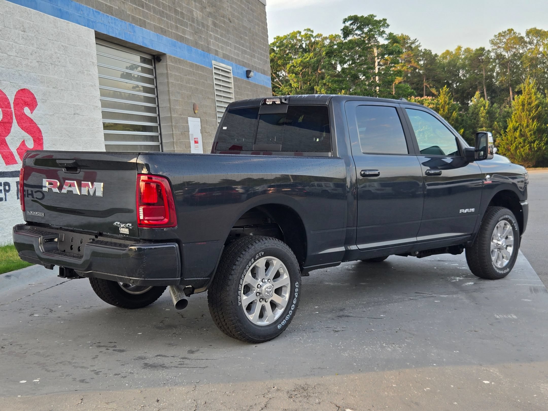 New 2026 RAM 2500 Laramie w/ Sport Appearance Package AWD/4WD image 7