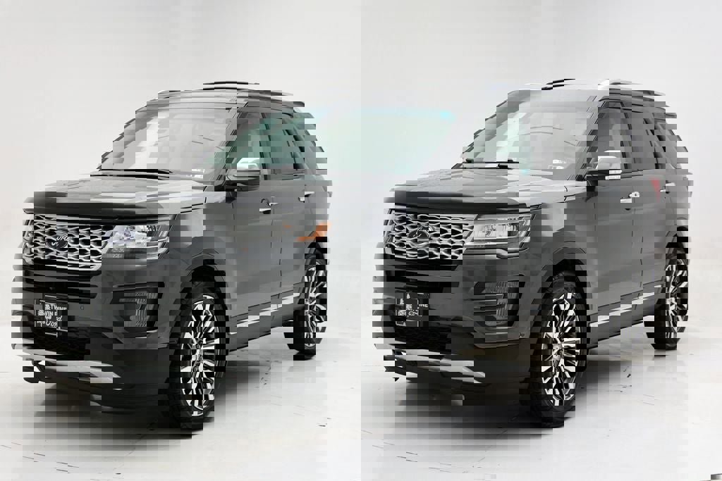 Used 2016 Ford Explorer Platinum image 2