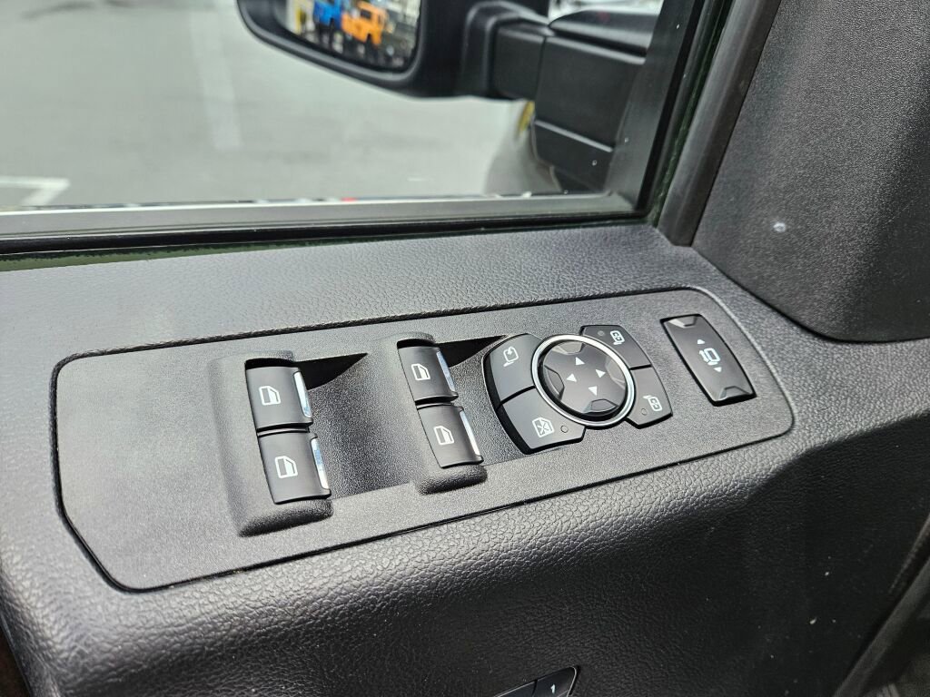 Used 2017 Ford F350 Platinum w/ Platinum Ultimate Package image 17