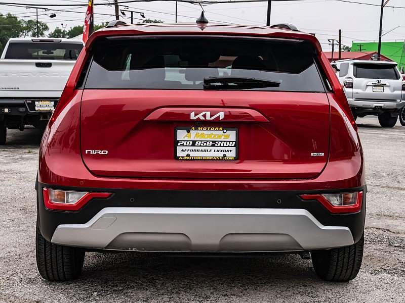 Used 2023 Kia Niro EX FWD image 6