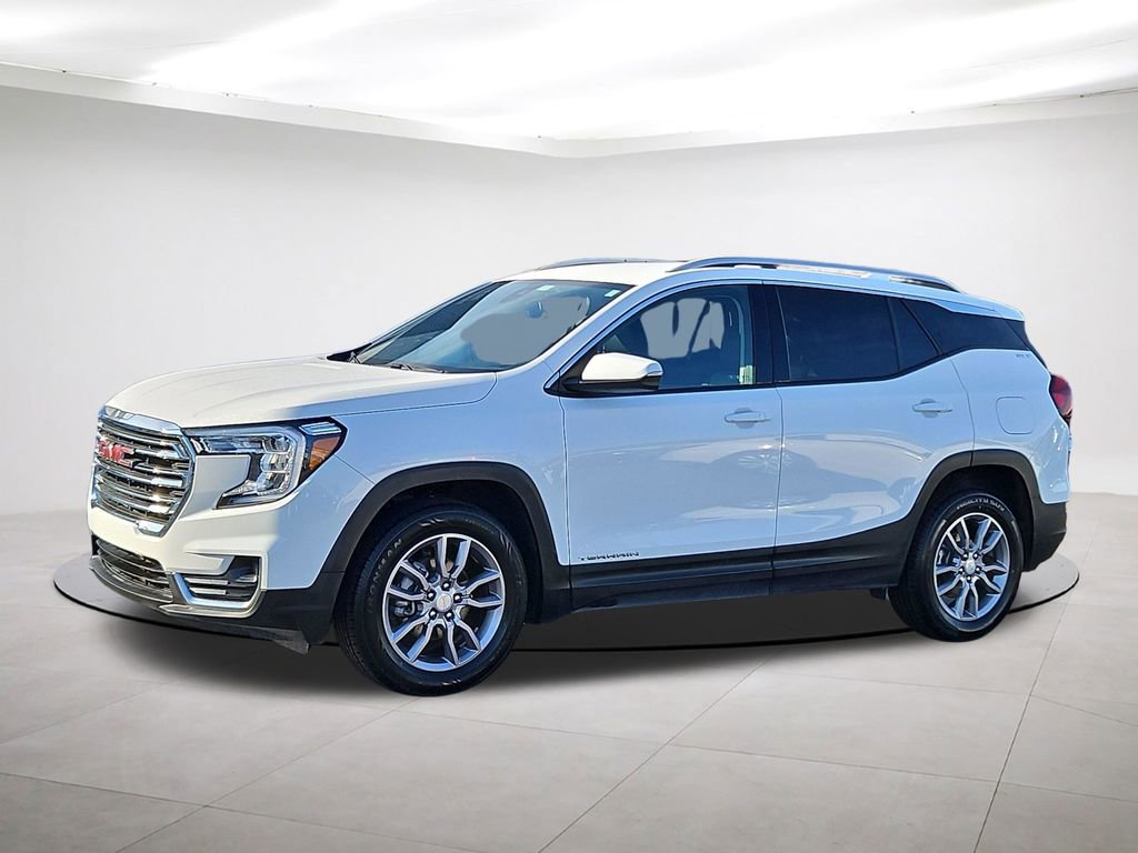 Used 2024 GMC Terrain SLT image 3