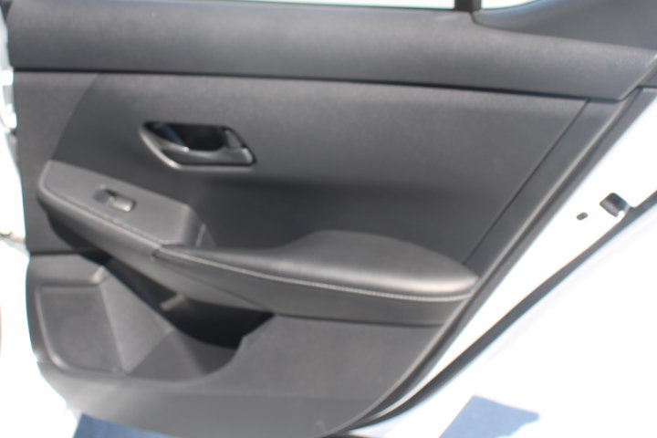 Used 2025 Nissan Sentra SV FWD image 15
