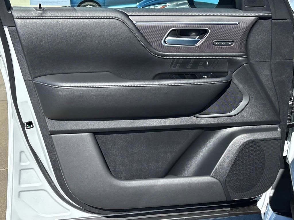 New 2026 INFINITI QX80 Pure image 16