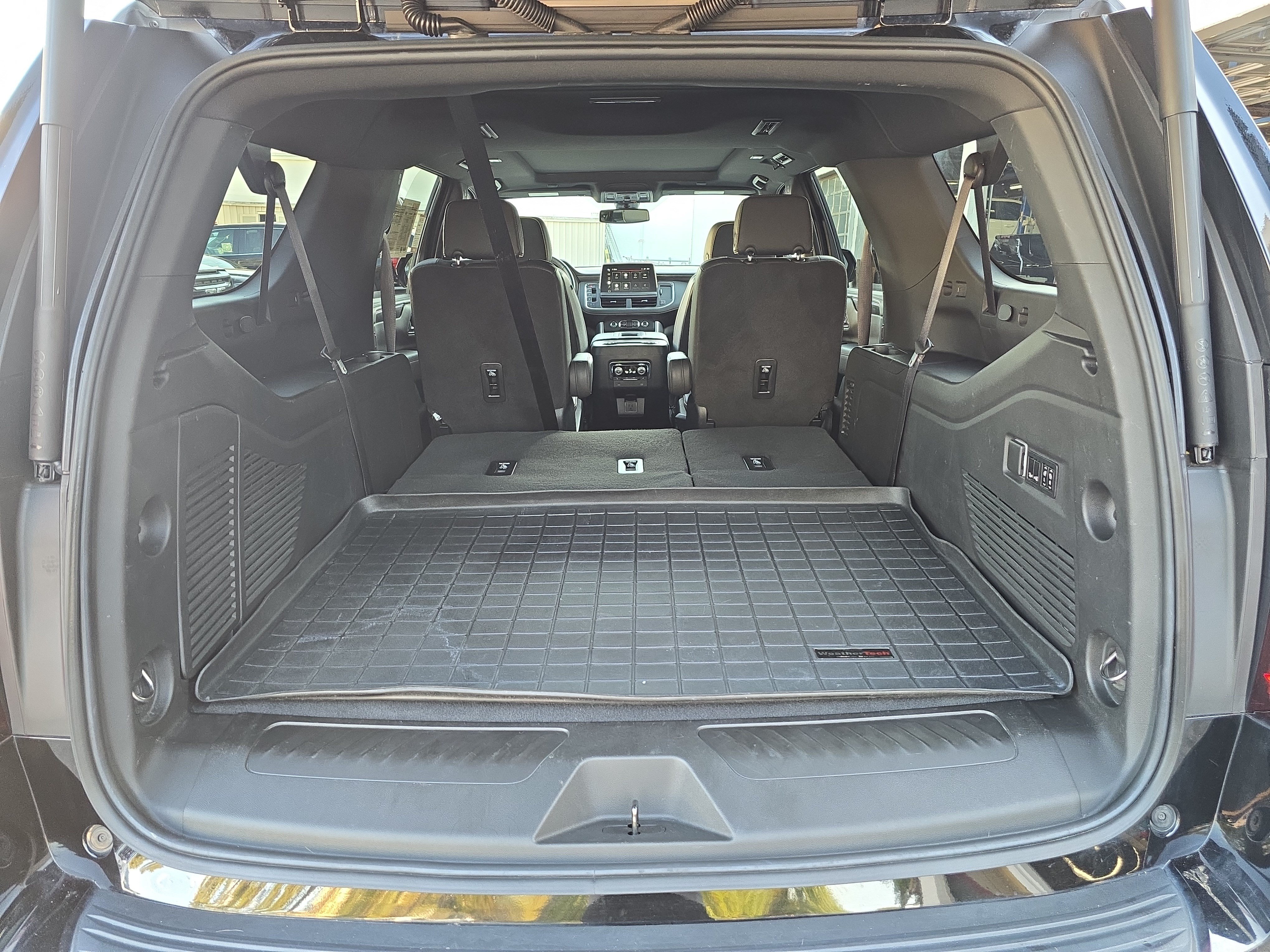 Used 2022 GMC Yukon XL SLT w/ SLT Premium Package AWD/4WD image 14