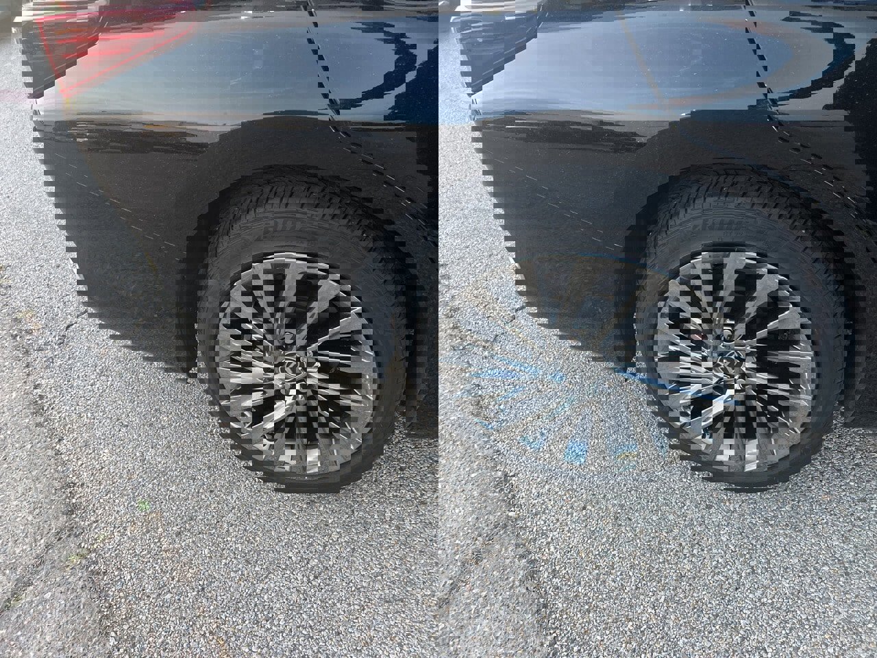 Used 2024 Lexus ES 300h w/ Luxury Package image 14