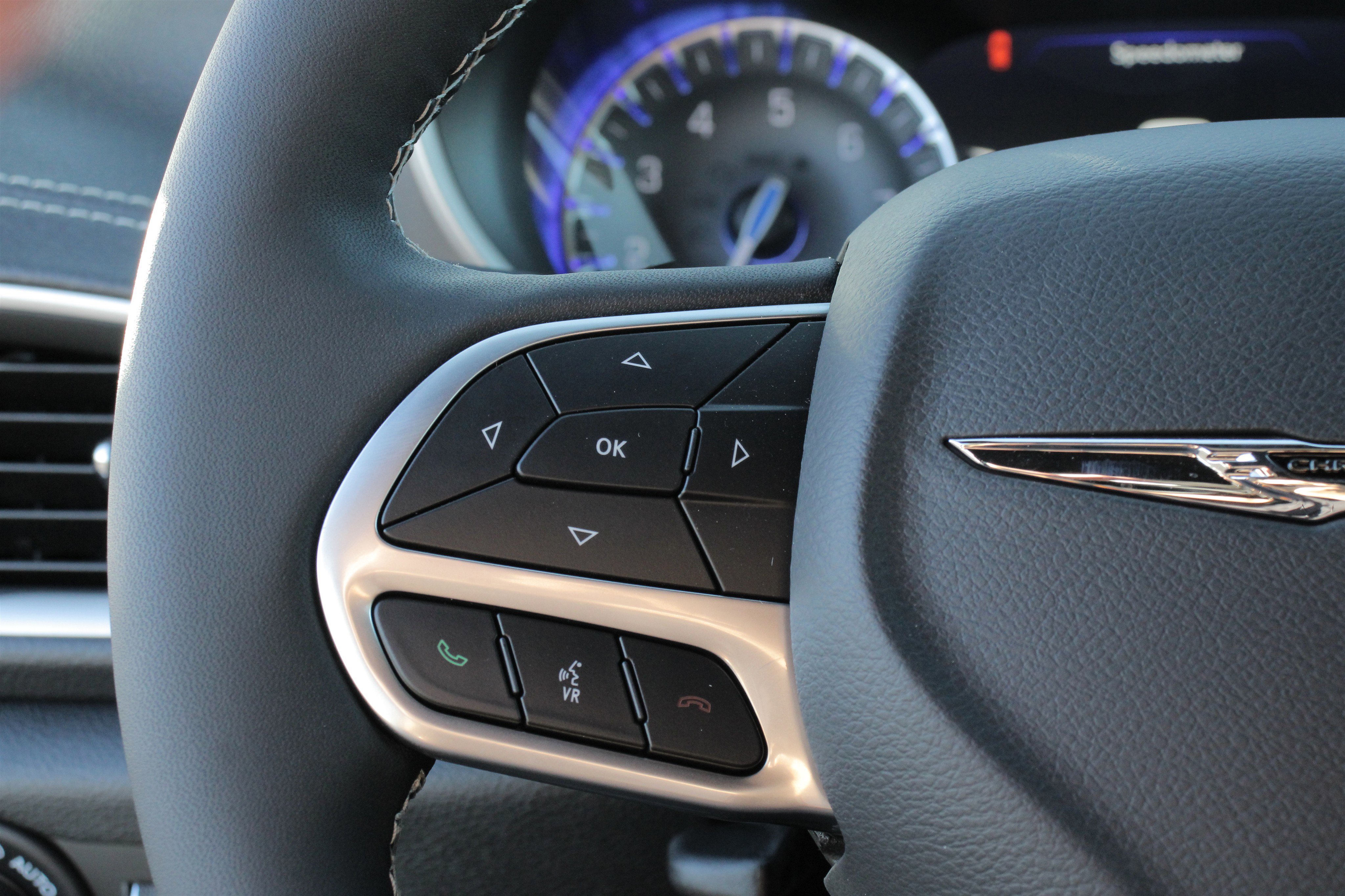 New 2026 Chrysler Pacifica Select image 9