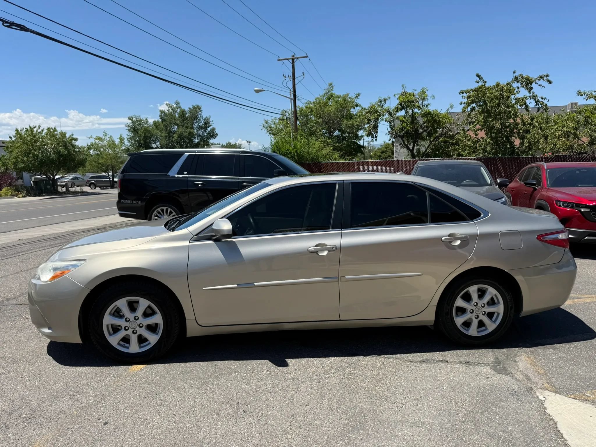 Used 2017 Toyota Camry XLE w/ Moonroof Package FWD image 8