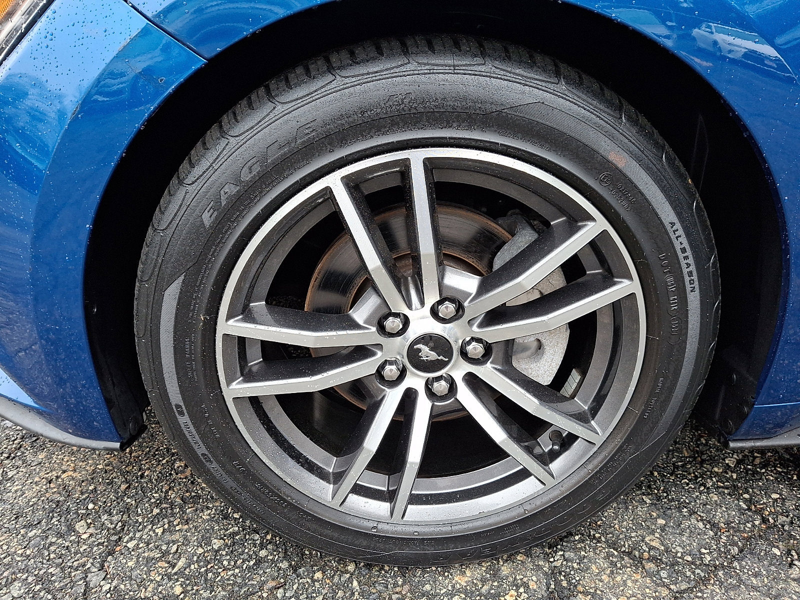 Used 2017 Ford Mustang Coupe RWD image 28