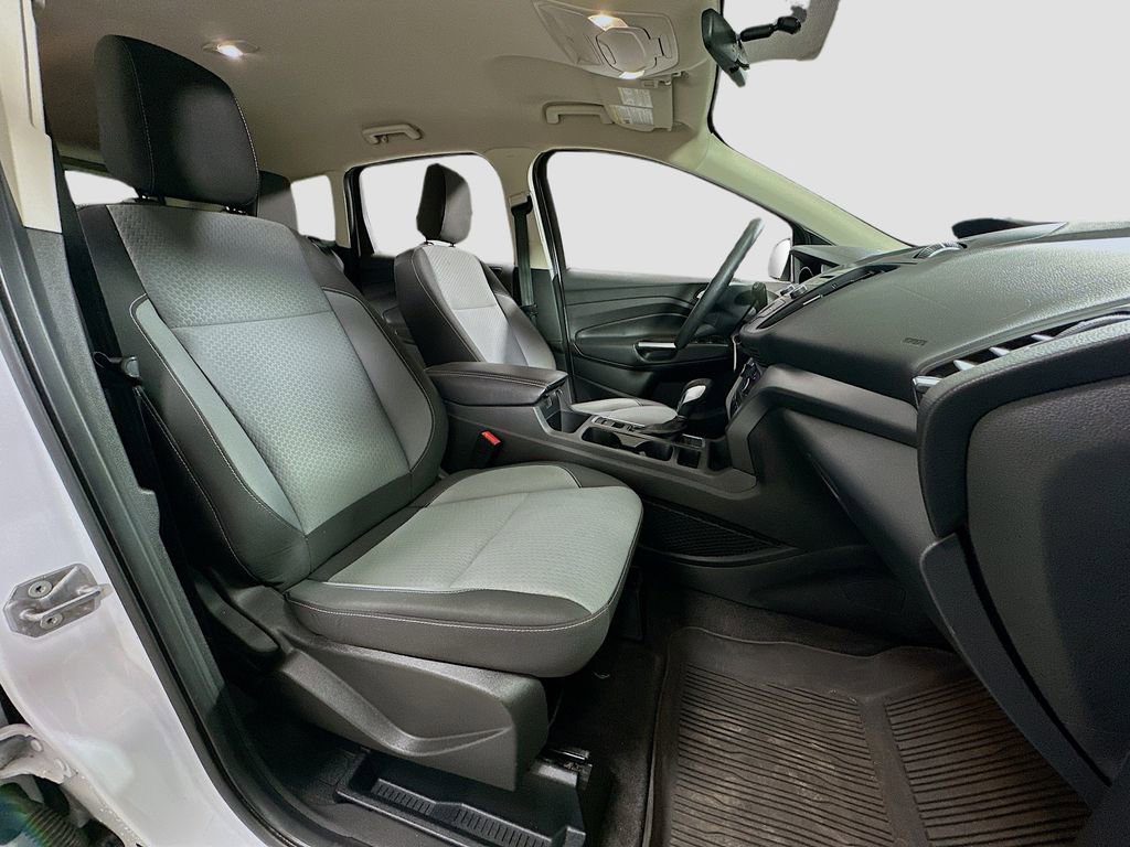 Used 2018 Ford Escape SE image 29