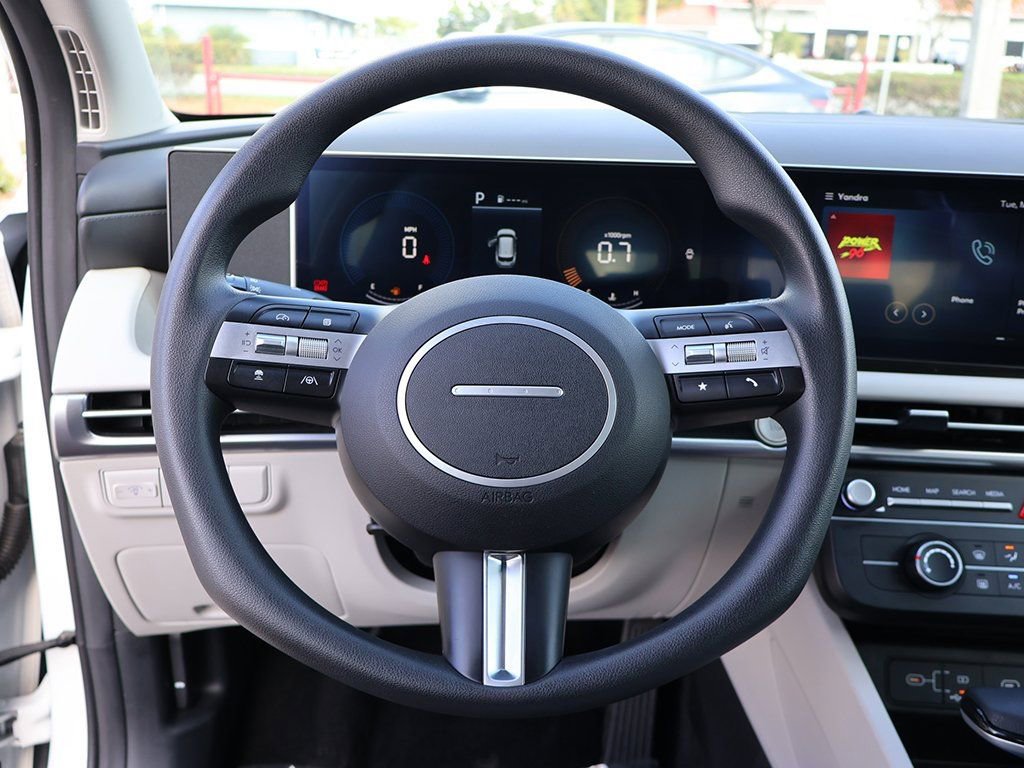 Used 2025 Hyundai Tucson SE image 38