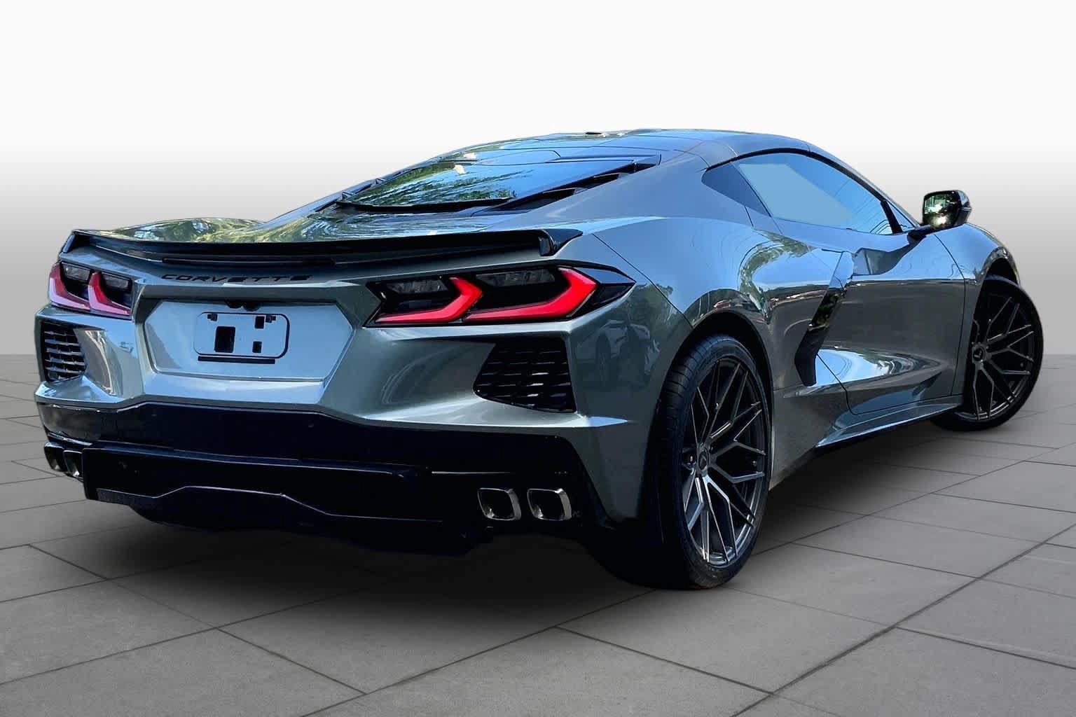 Used 2022 Chevrolet Corvette Stingray Coupe w/ 1LT RWD image 13