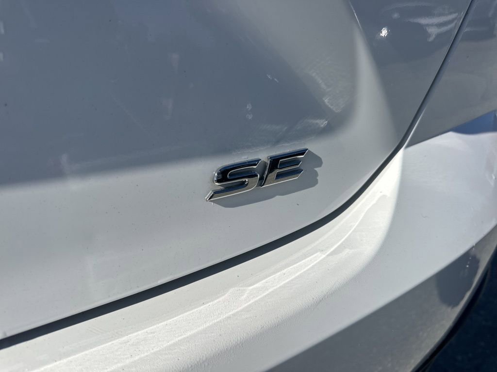 Used 2025 Toyota Camry SE image 27