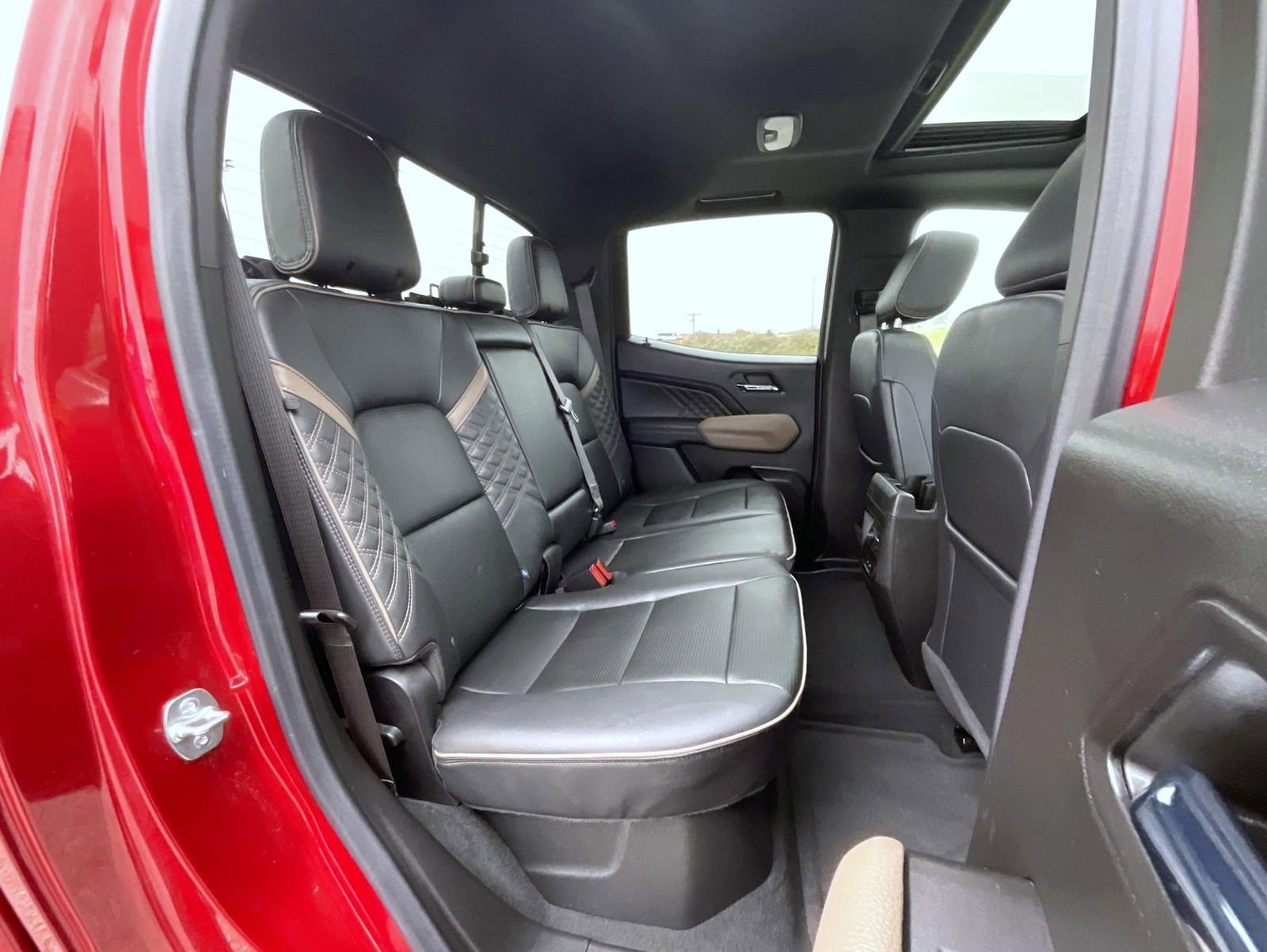 Certified 2024 GMC Canyon Denali image 18