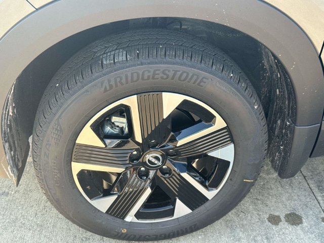 New 2027 Nissan Kicks SV AWD/4WD image 4