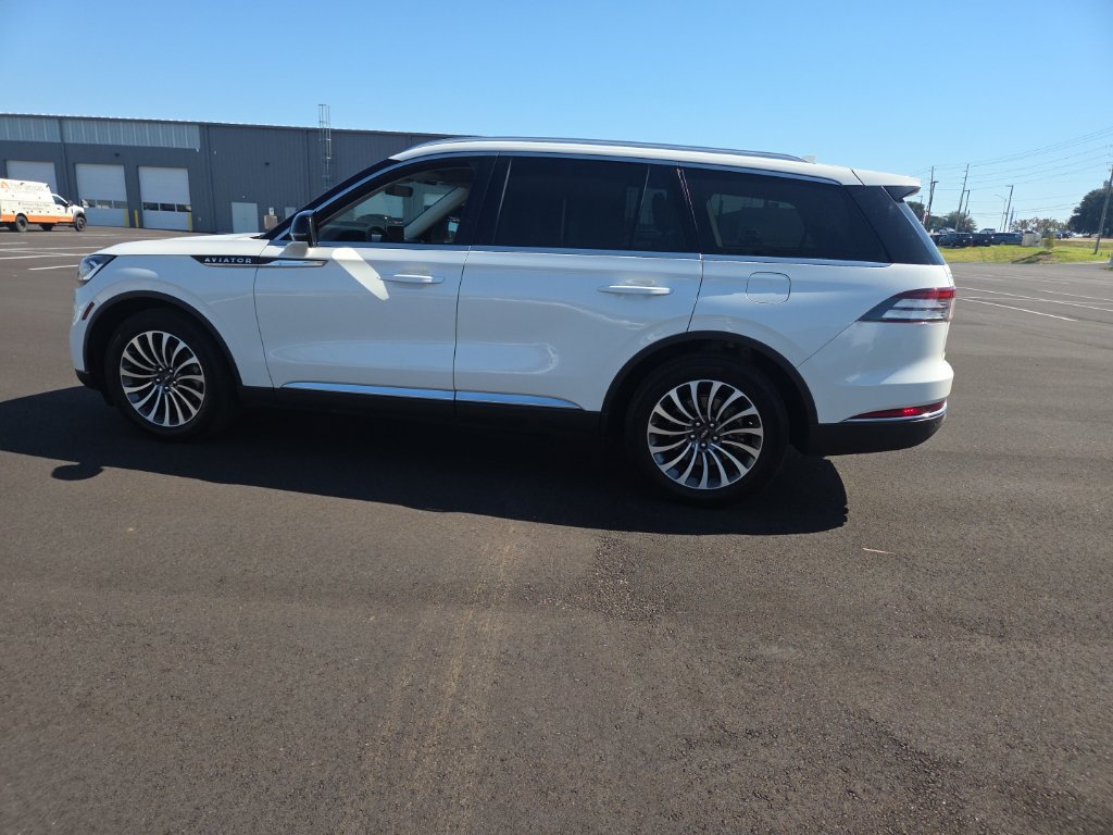 Used 2024 Lincoln Aviator 2WD w/ Premium Package image 10