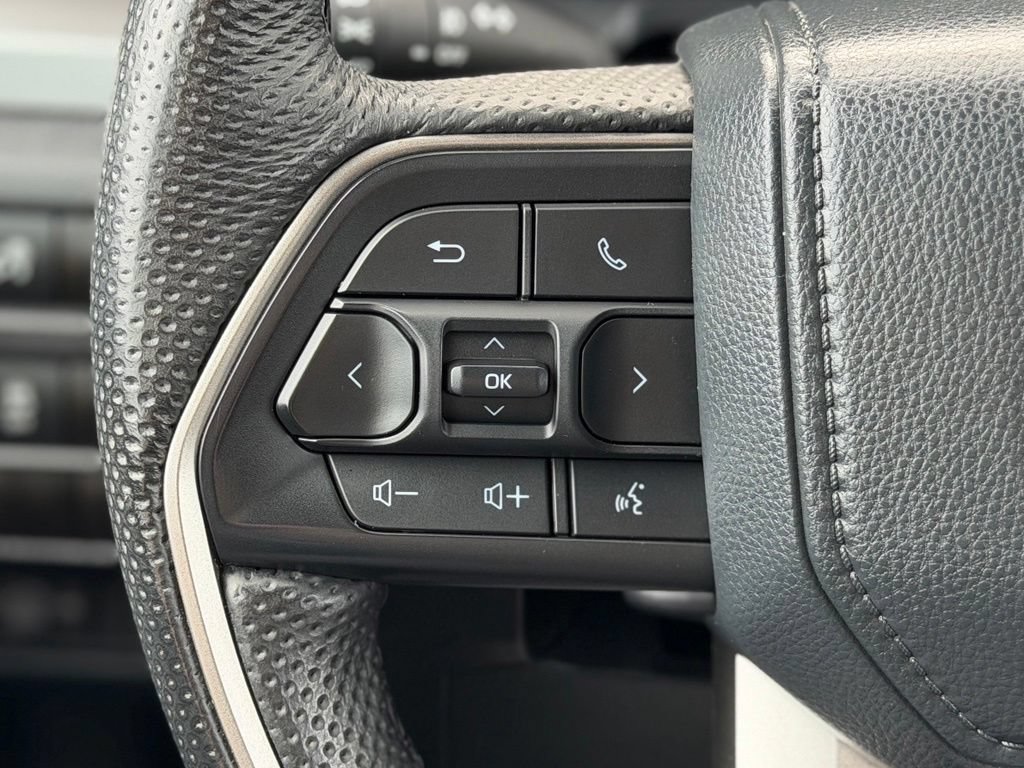 Certified 2024 Toyota Tacoma TRD Off-Road AWD/4WD image 11