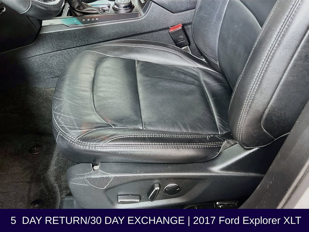 Used 2017 Ford Explorer XLT w/ Equipment Group 202A AWD/4WD image 24