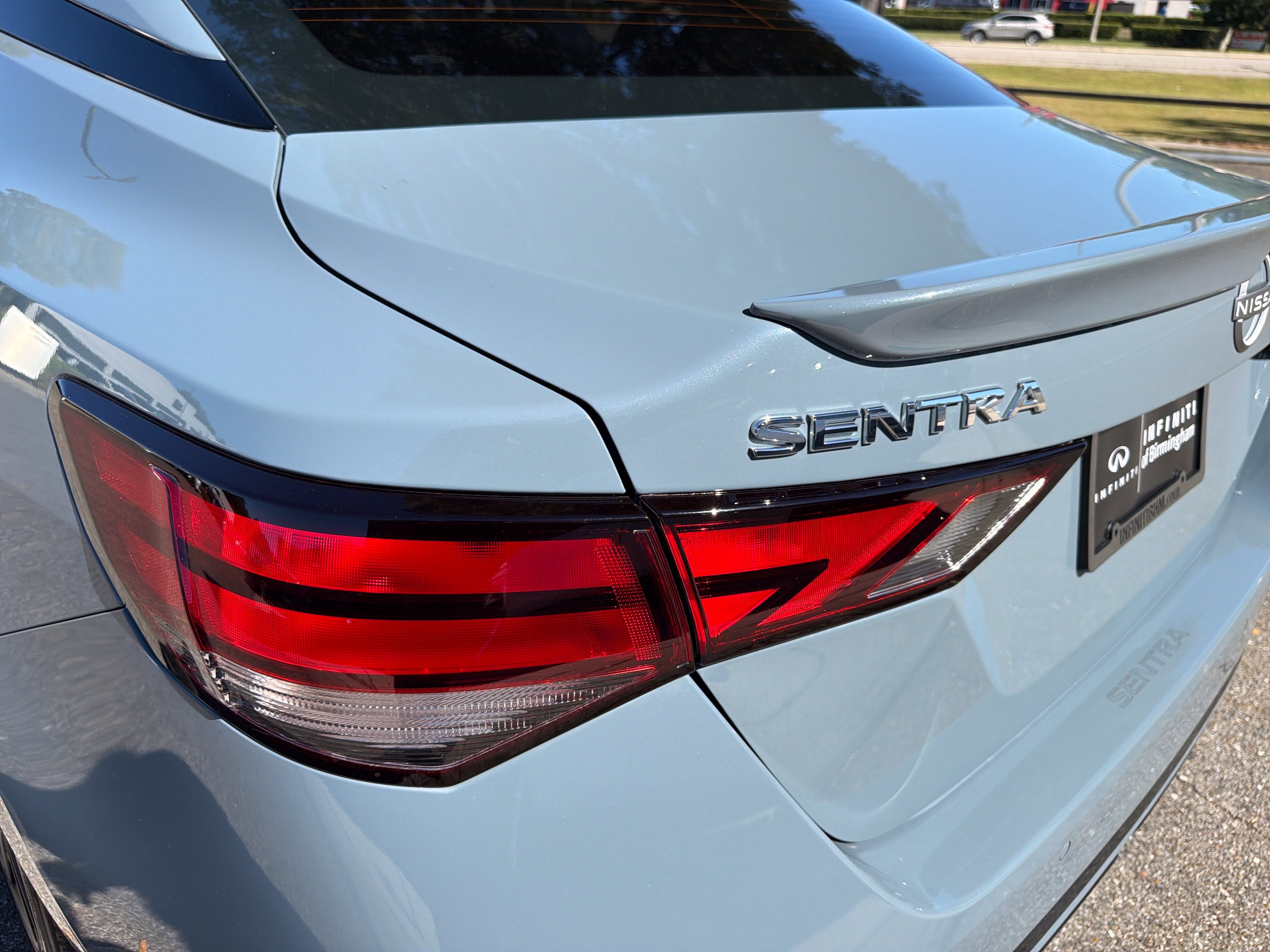 Used 2025 Nissan Sentra SR FWD image 28