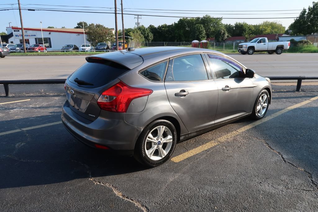 Used 2014 Ford Focus SE FWD image 3