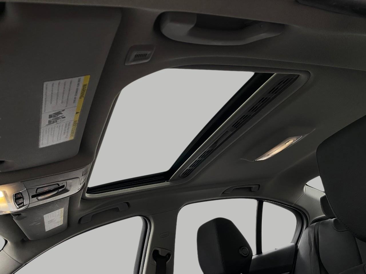 Used 2017 BMW 320i xDrive Sedan image 28