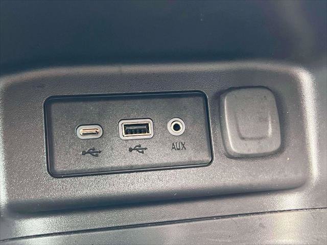 Used 2023 Chevrolet Equinox LT image 30