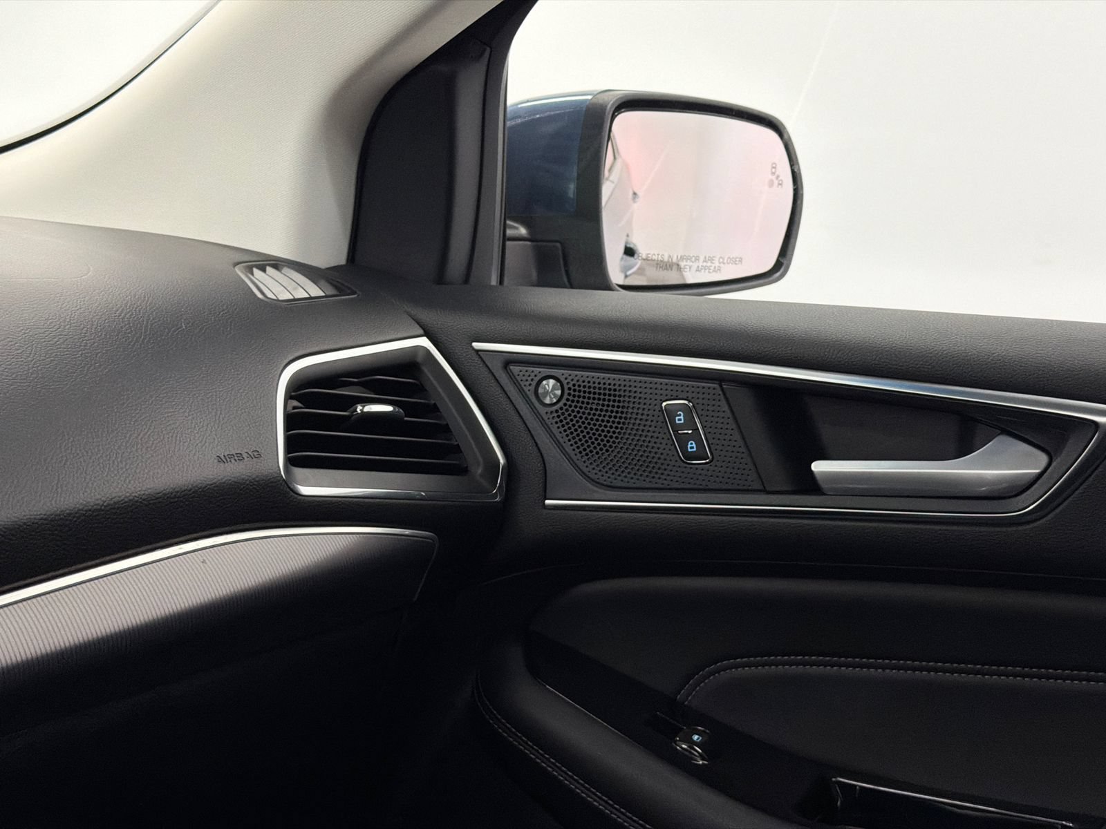 Used 2019 Ford Edge Titanium AWD/4WD image 30