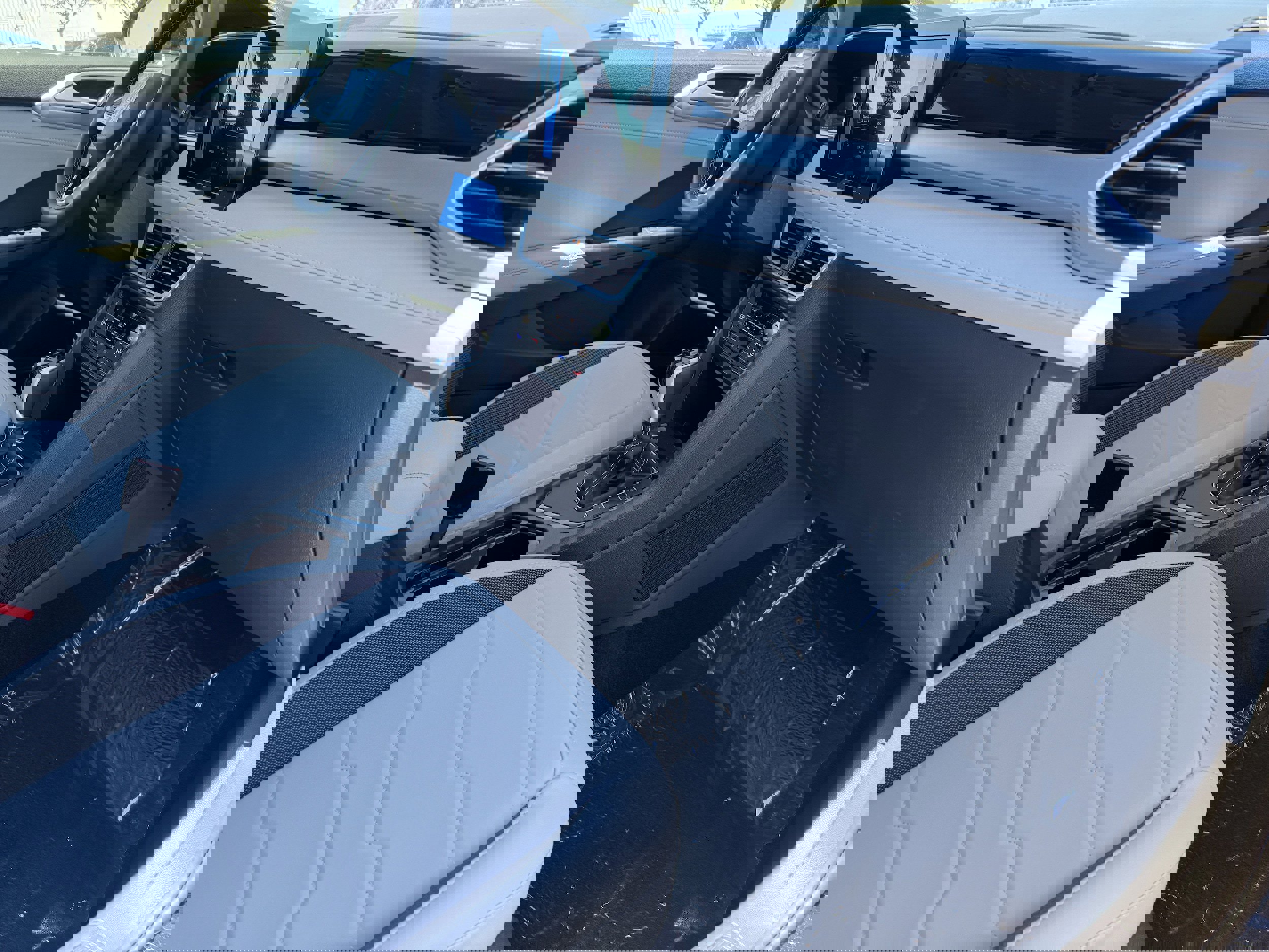 New 2025 Volkswagen Taos SE image 10