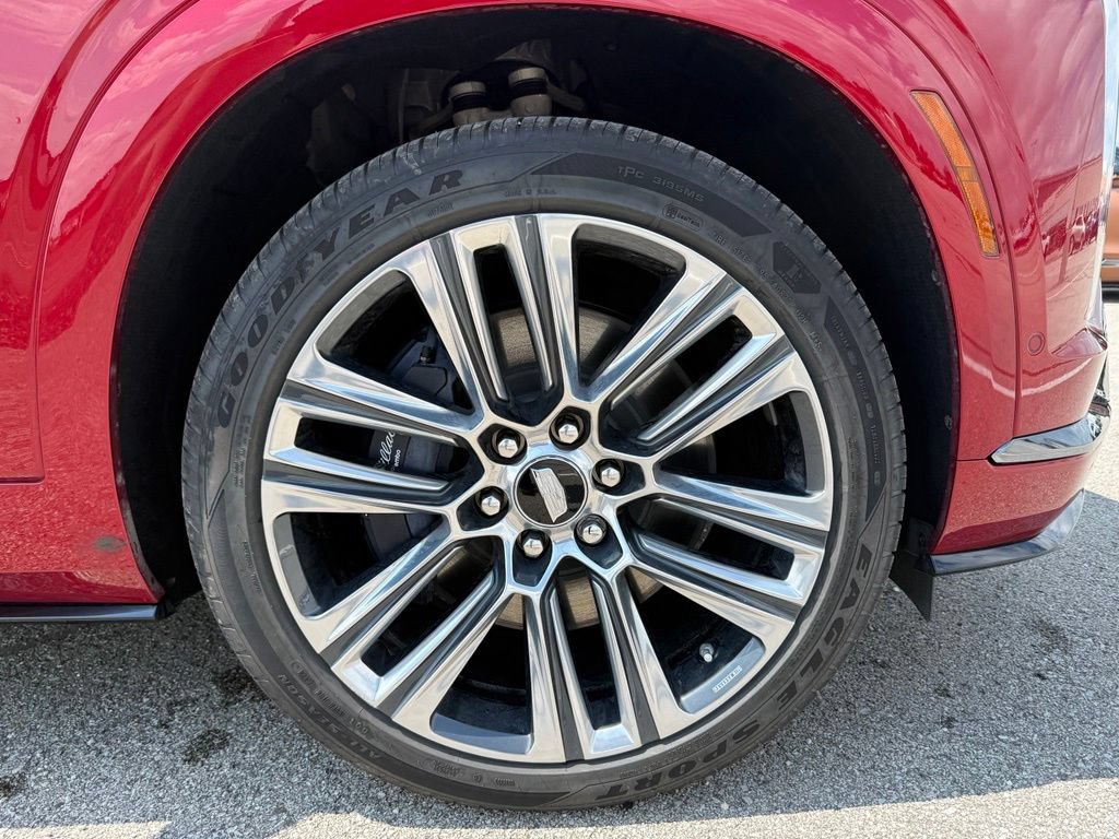 Certified 2026 Cadillac Vistiq Sport w/ LPO, Floor Liner Package AWD/4WD image 17