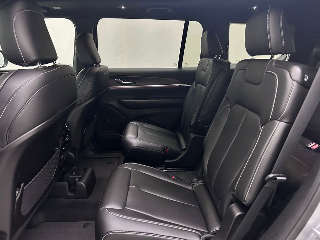 New 2025 Jeep Grand Cherokee L Limited AWD/4WD image 14
