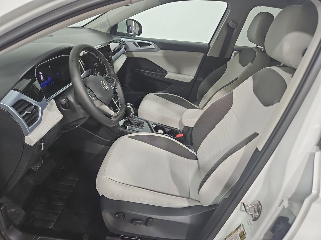 New 2026 Volkswagen Taos SE FWD image 9