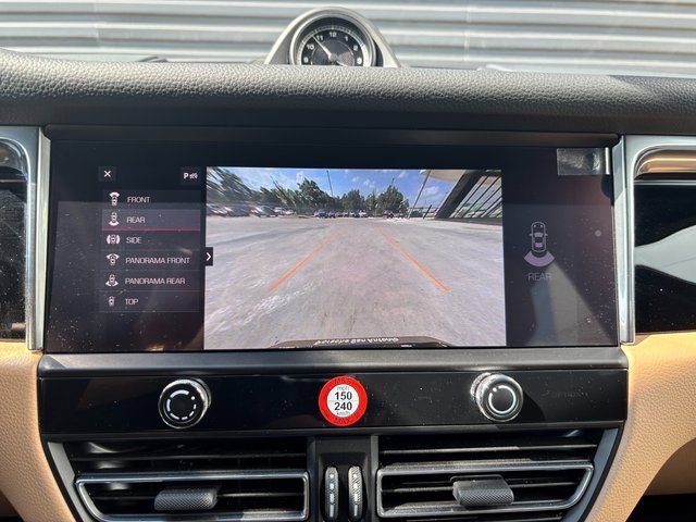 Certified 2025 Porsche Macan image 24