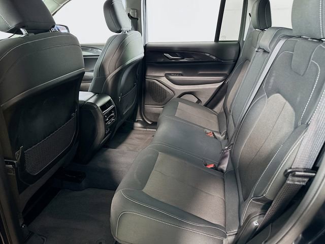 Used 2023 Jeep Grand Cherokee Laredo w/ Luxury Tech Group I image 18