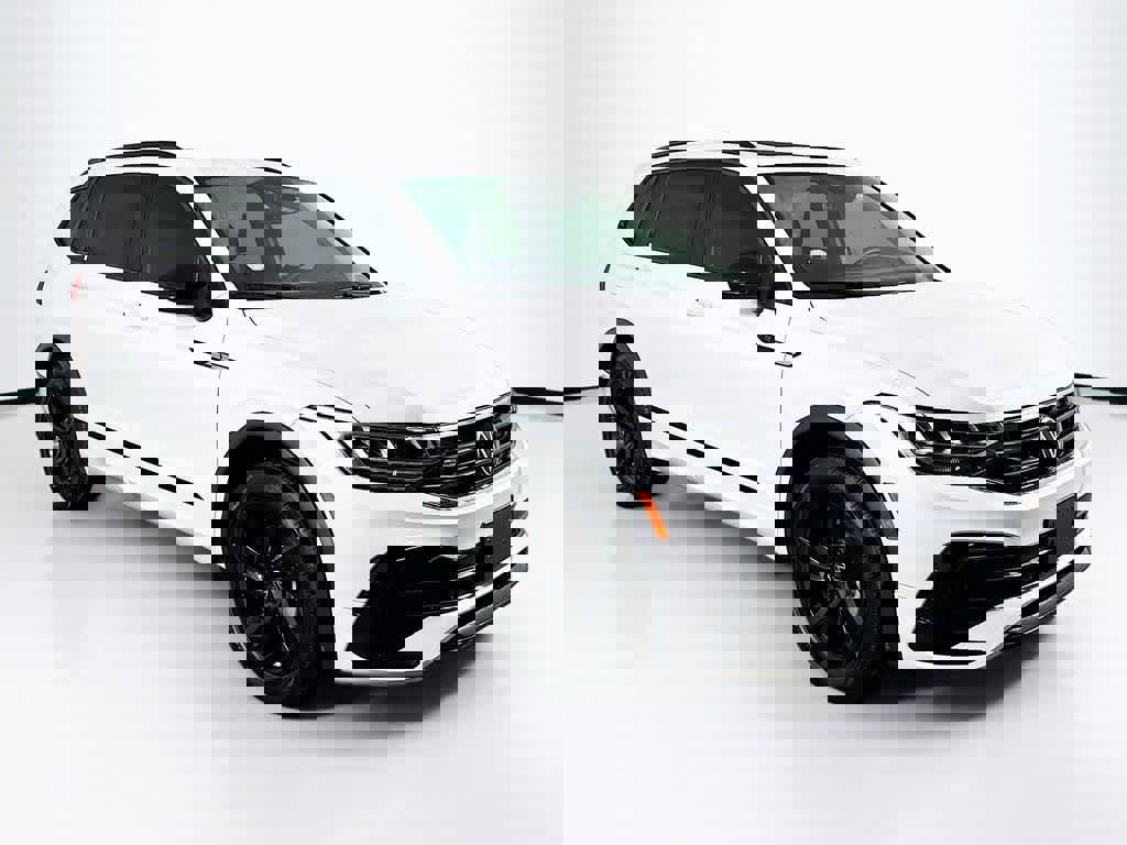 Used 2024 Volkswagen Tiguan SE R-Line image 24