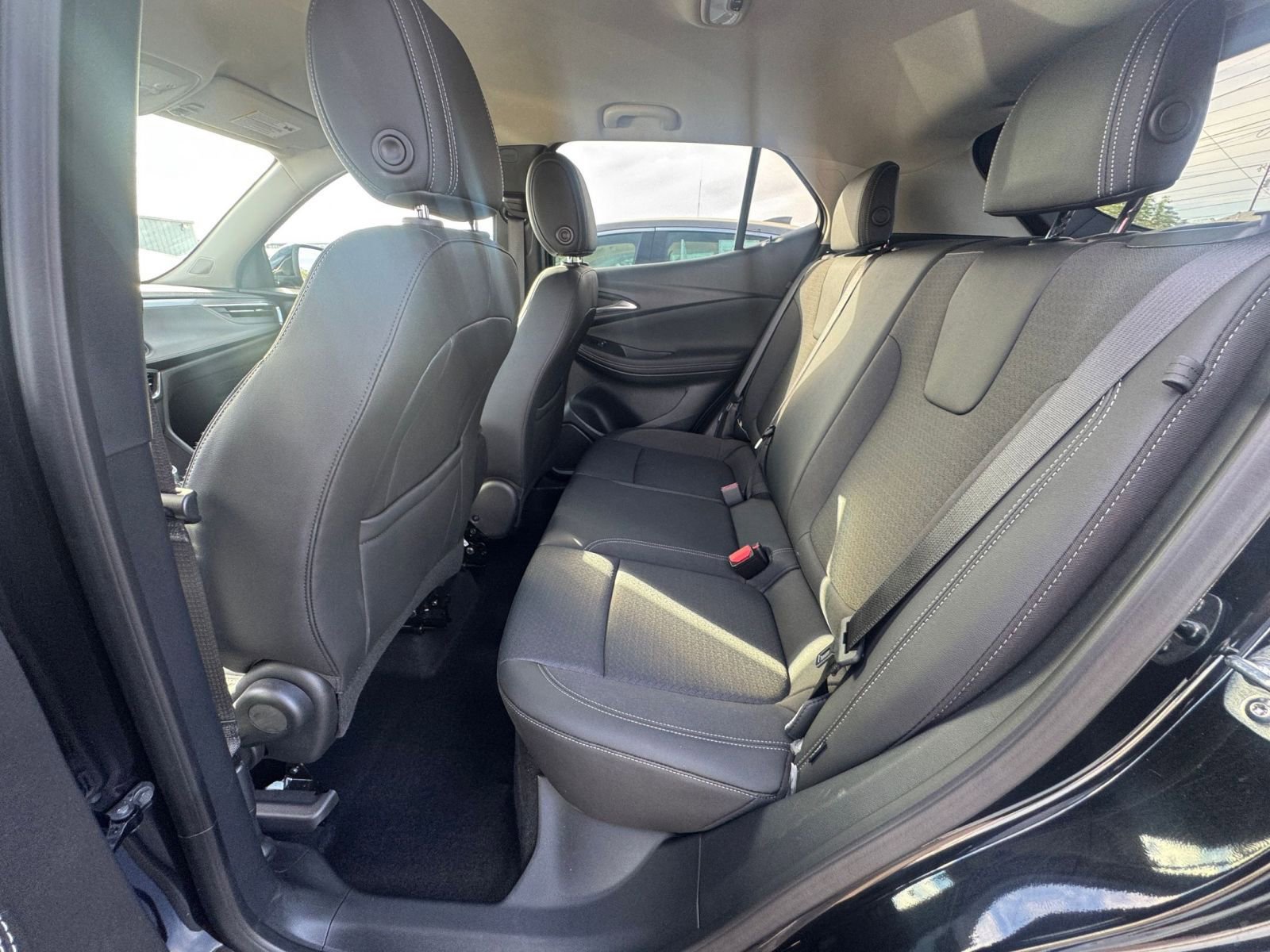 Used 2025 Buick Encore GX Preferred image 23