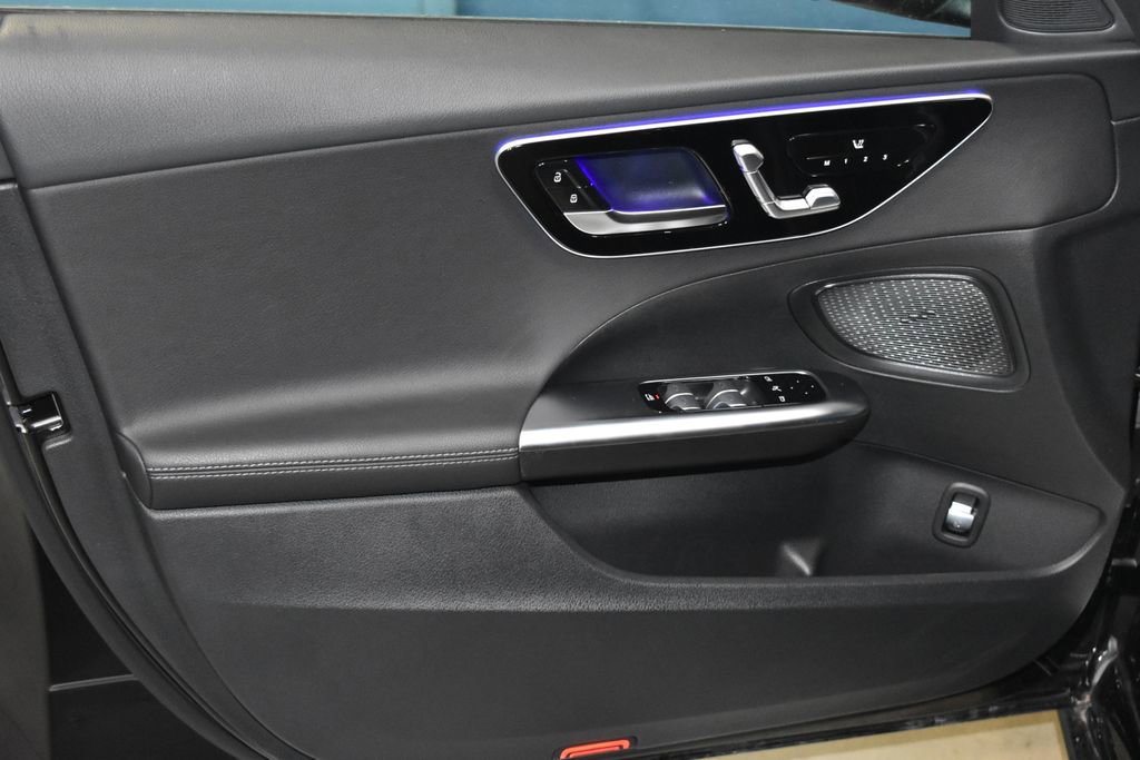 Certified 2025 Mercedes-Benz C 300 4MATIC Sedan image 4