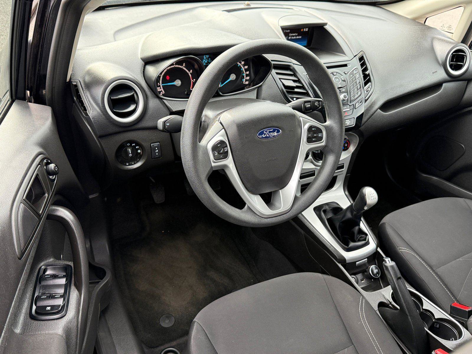 Used 2018 Ford Fiesta SE image 13