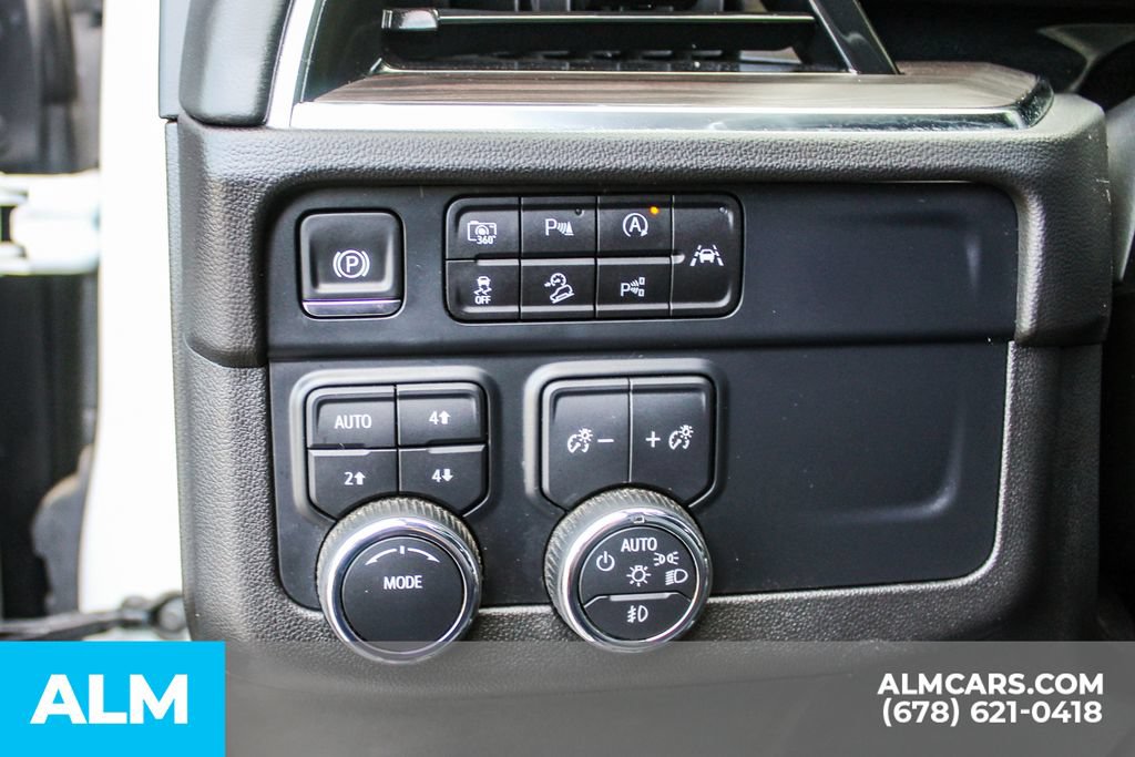 Used 2025 Chevrolet Suburban Z71 AWD/4WD image 33