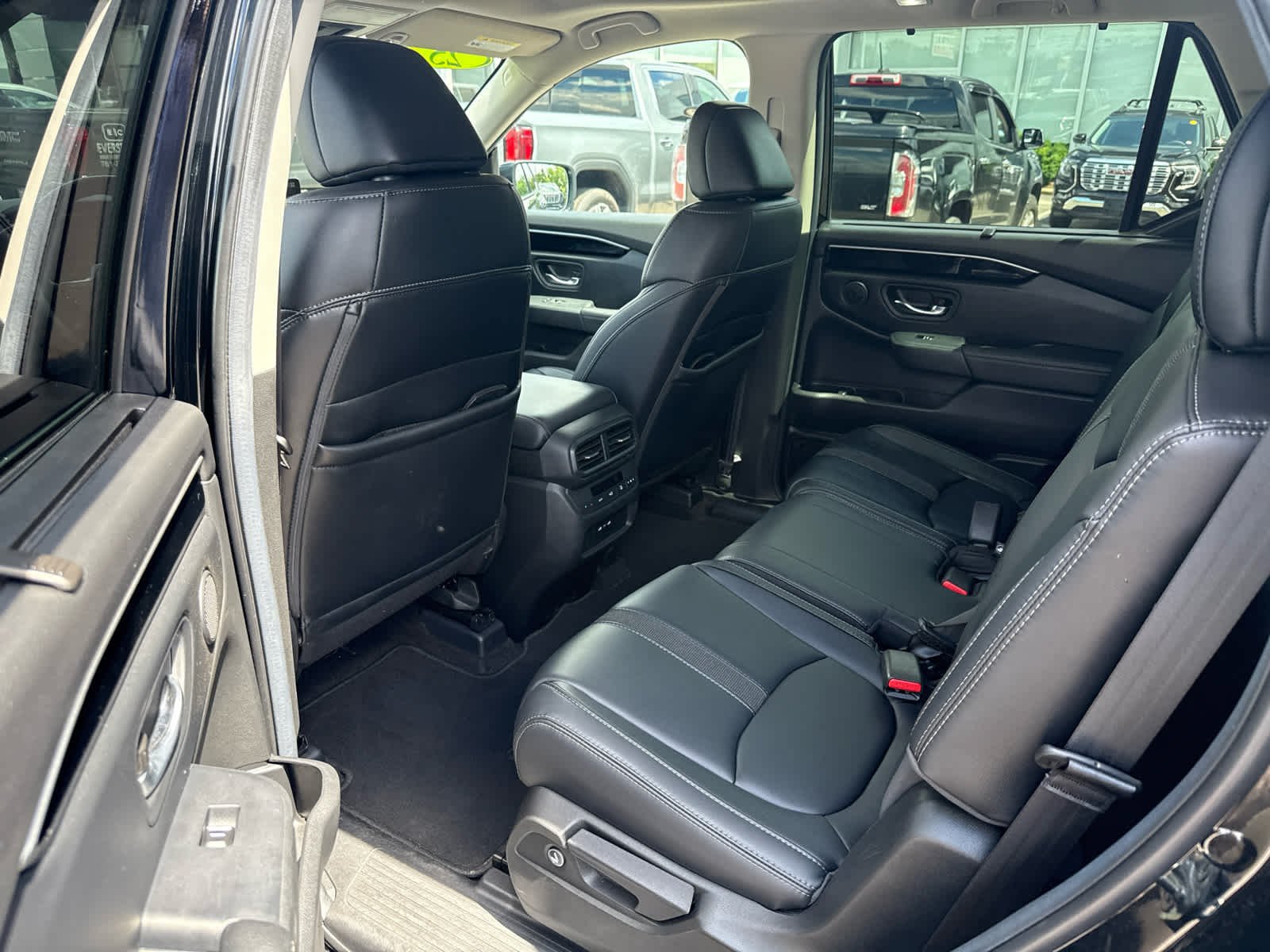 Used 2025 Honda Pilot Touring image 21