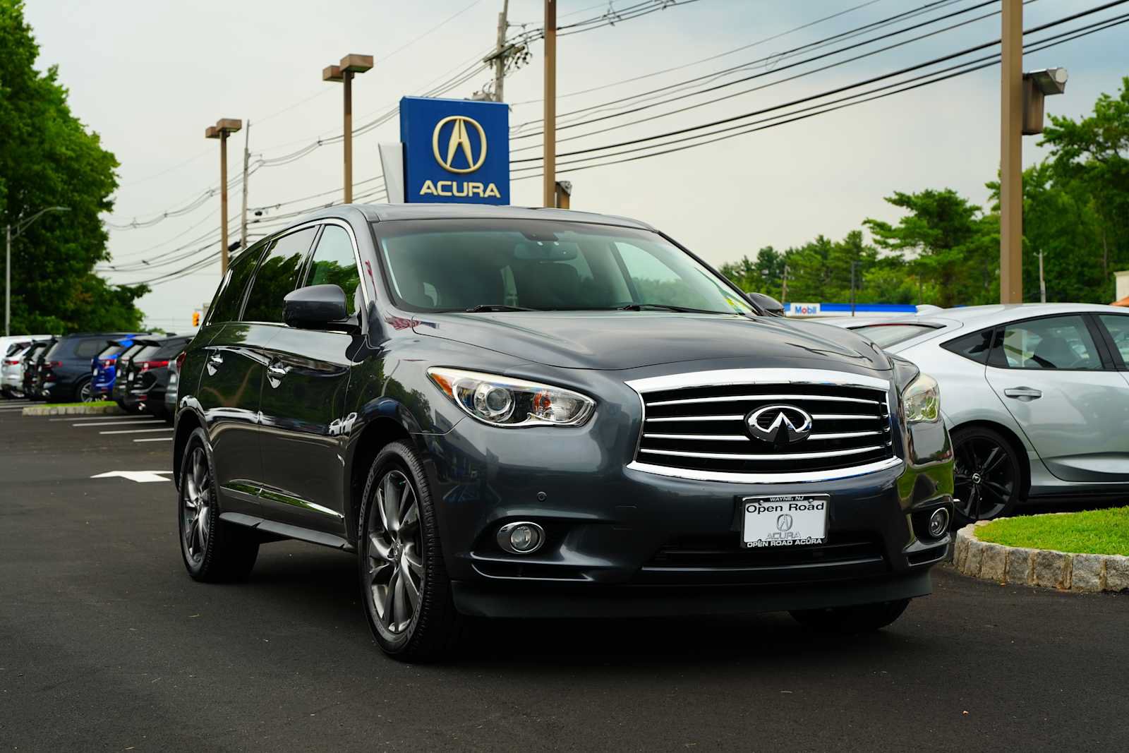 Used 2013 INFINITI JX35 AWD w/ Premium Pkg