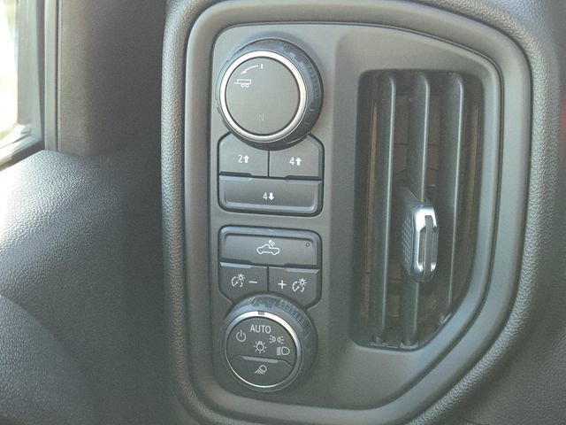 Used 2022 Chevrolet Silverado 2500 Custom w/ Custom Value Package image 9