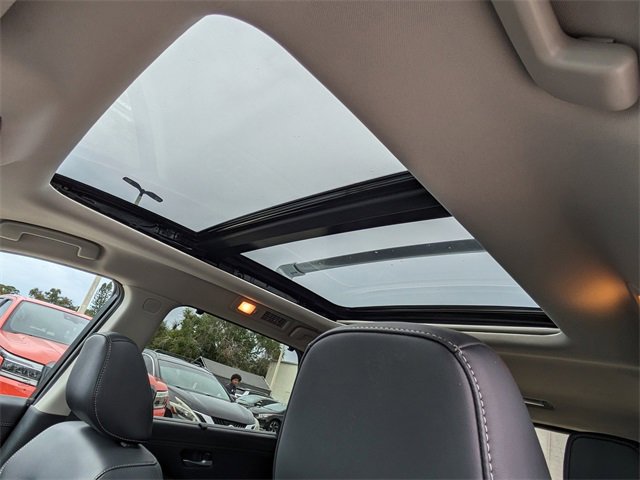 Used 2025 Nissan Pathfinder Platinum w/ Cargo Package image 23