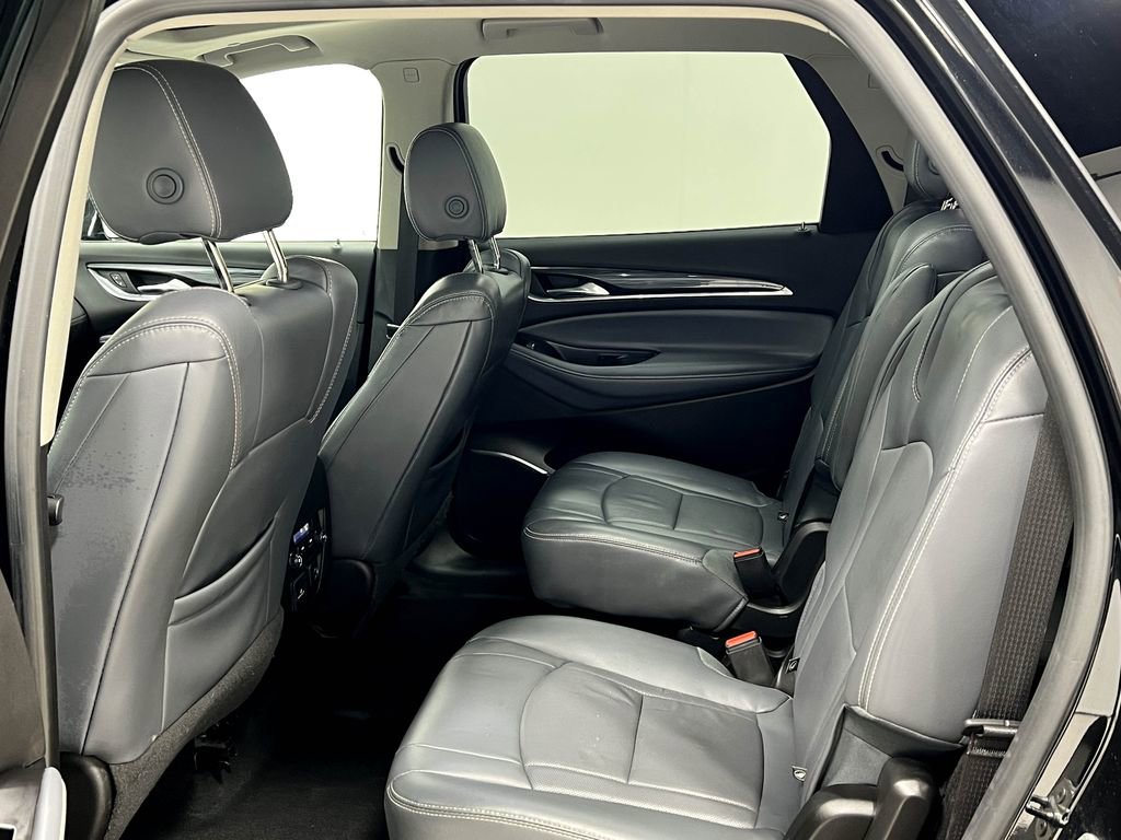 Used 2018 Buick Enclave Essence image 28