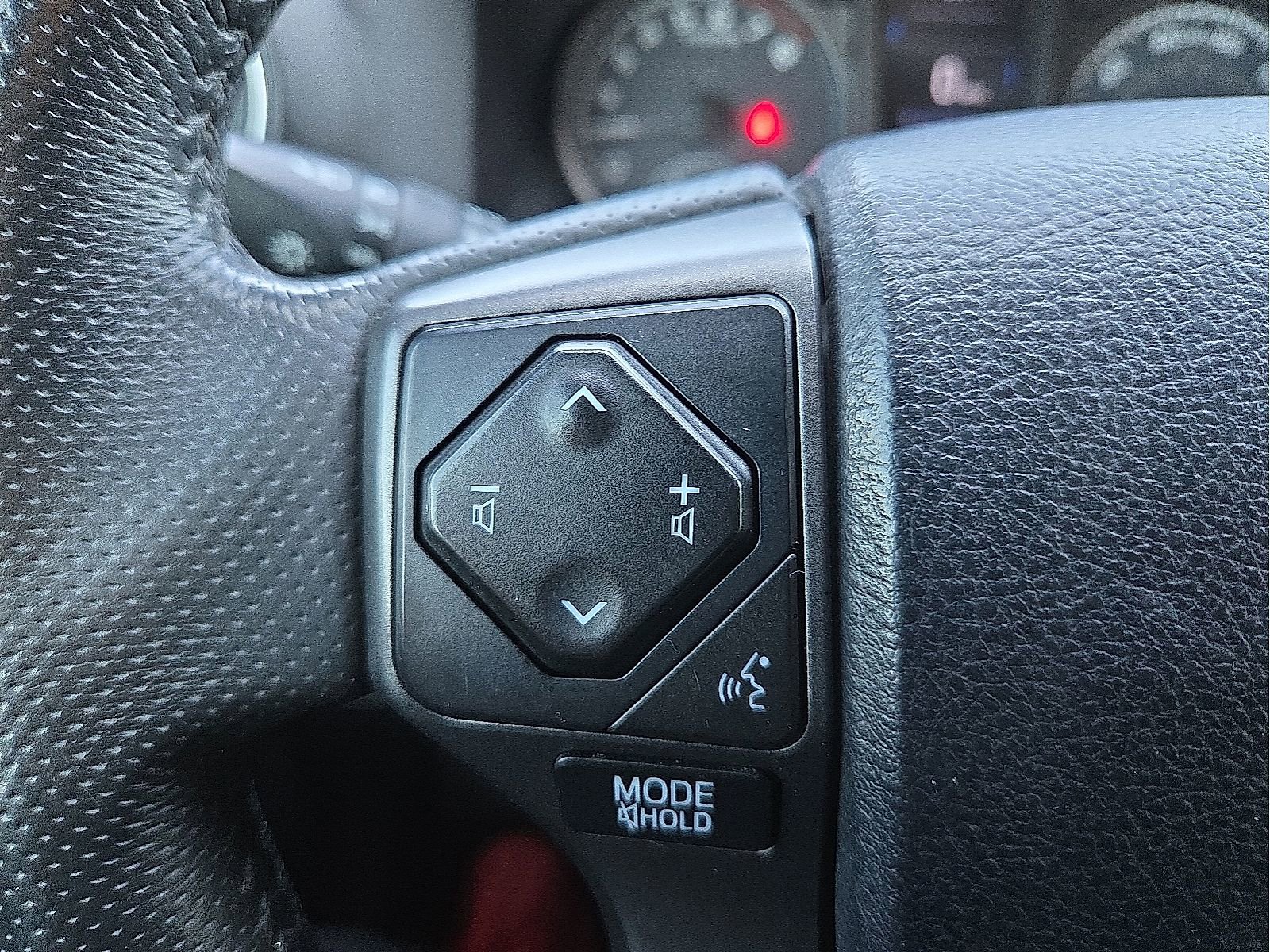 Used 2018 Toyota Tacoma TRD Off-Road w/ Technology Package image 18