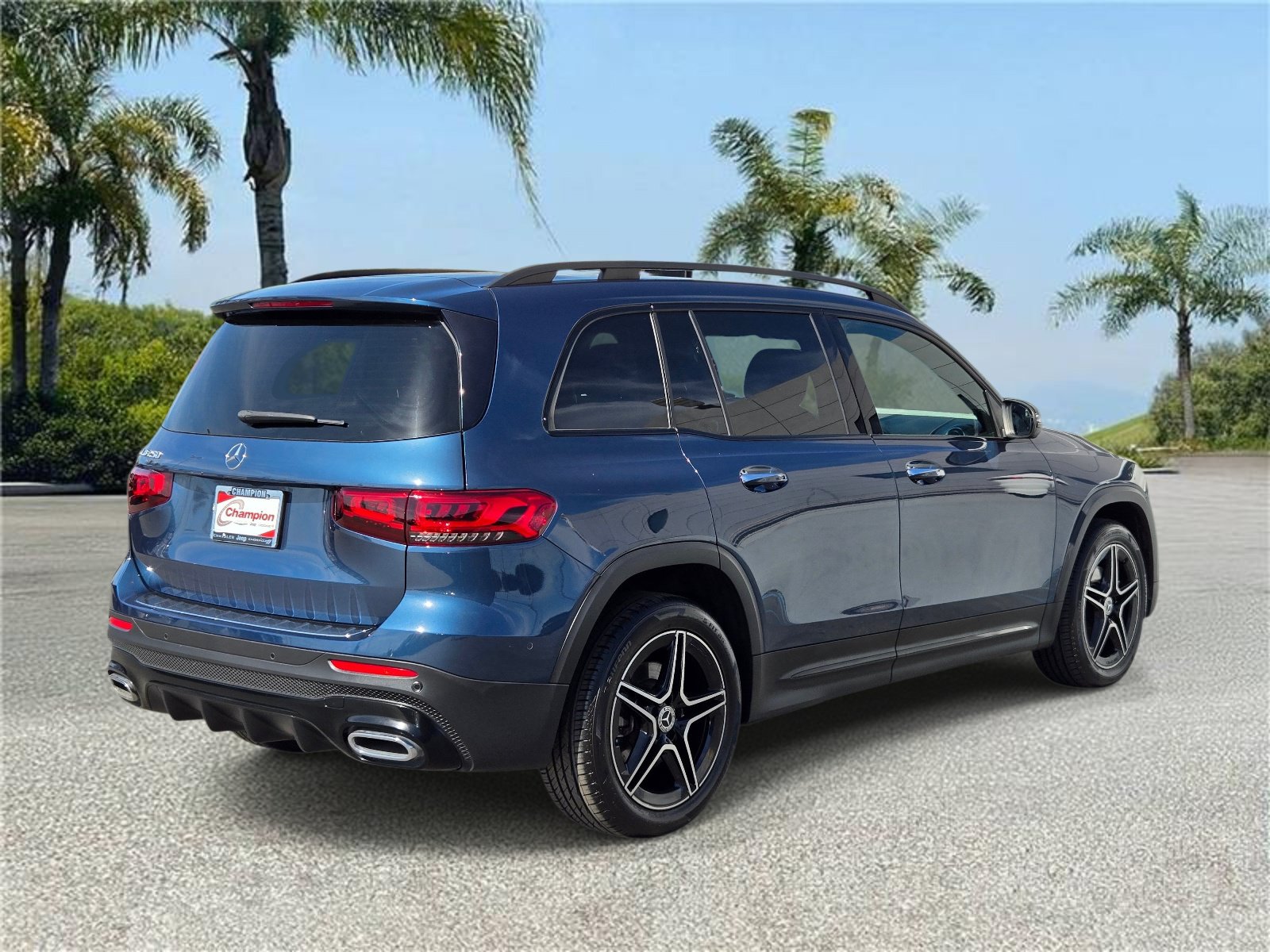 Used 2021 Mercedes-Benz GLB 250 image 4
